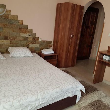 Family Hotel Zhelkovi - Olympia Kharmanli Exterior foto